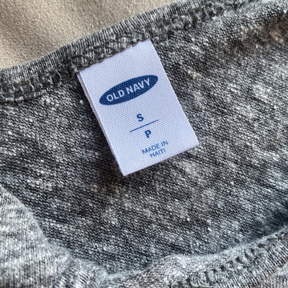 Textured Tank with a Twist! So cute! Classic! - Picture 3 of 4